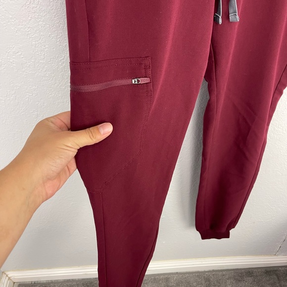 Figs Zamora Classic Jogger Scrub Pants in Classic Burgundy - Picture 3 of 9